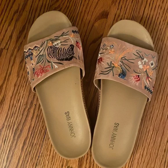 Johnny Was slides - Picture 1 of 8